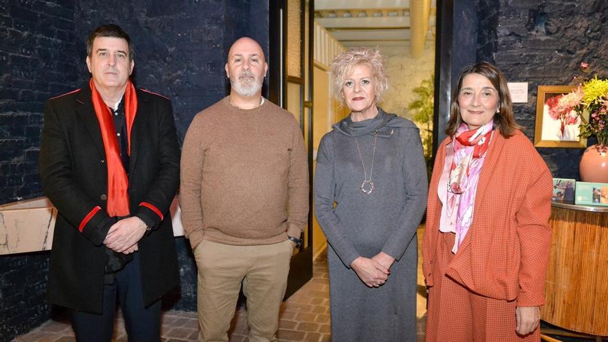La floristería  Ruiz de Ocenda Flores y Perfumes de Autor acoge la presentación del libro ‘Éxtasis en flor’