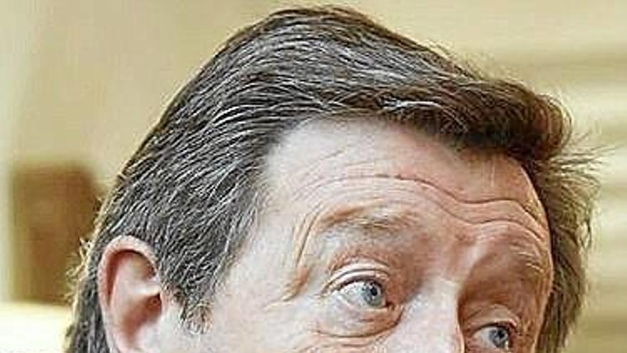 Larrea recupera la silla en la UEFA