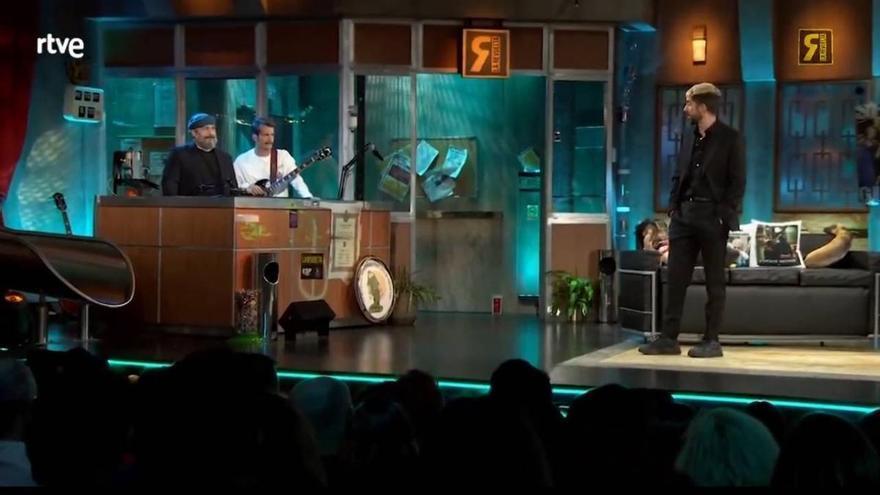 &#039;La Revuelta&#039;: David Broncano rinde tributo a Robe Iniesta con una inolvidable canción de Extremoduro: &quot;De los más grandes&quot;