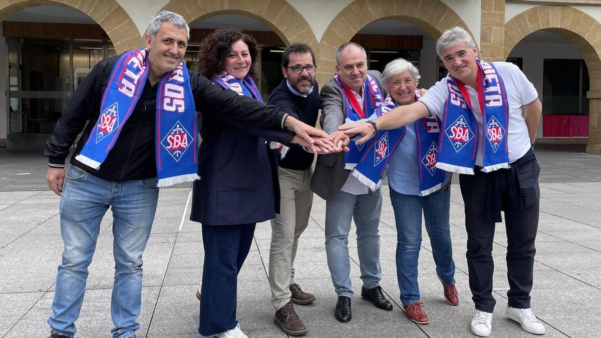 Amorebietak bat egin du herriko futbol taldearekin