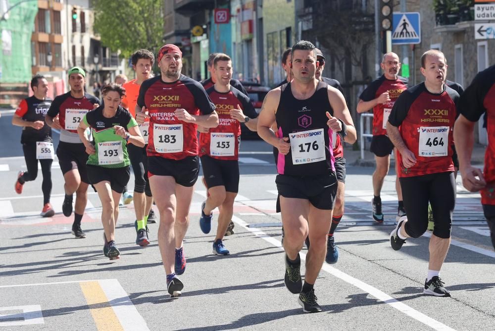 Imágenes de la carrera de Hiru Herri en Huarte este domingo