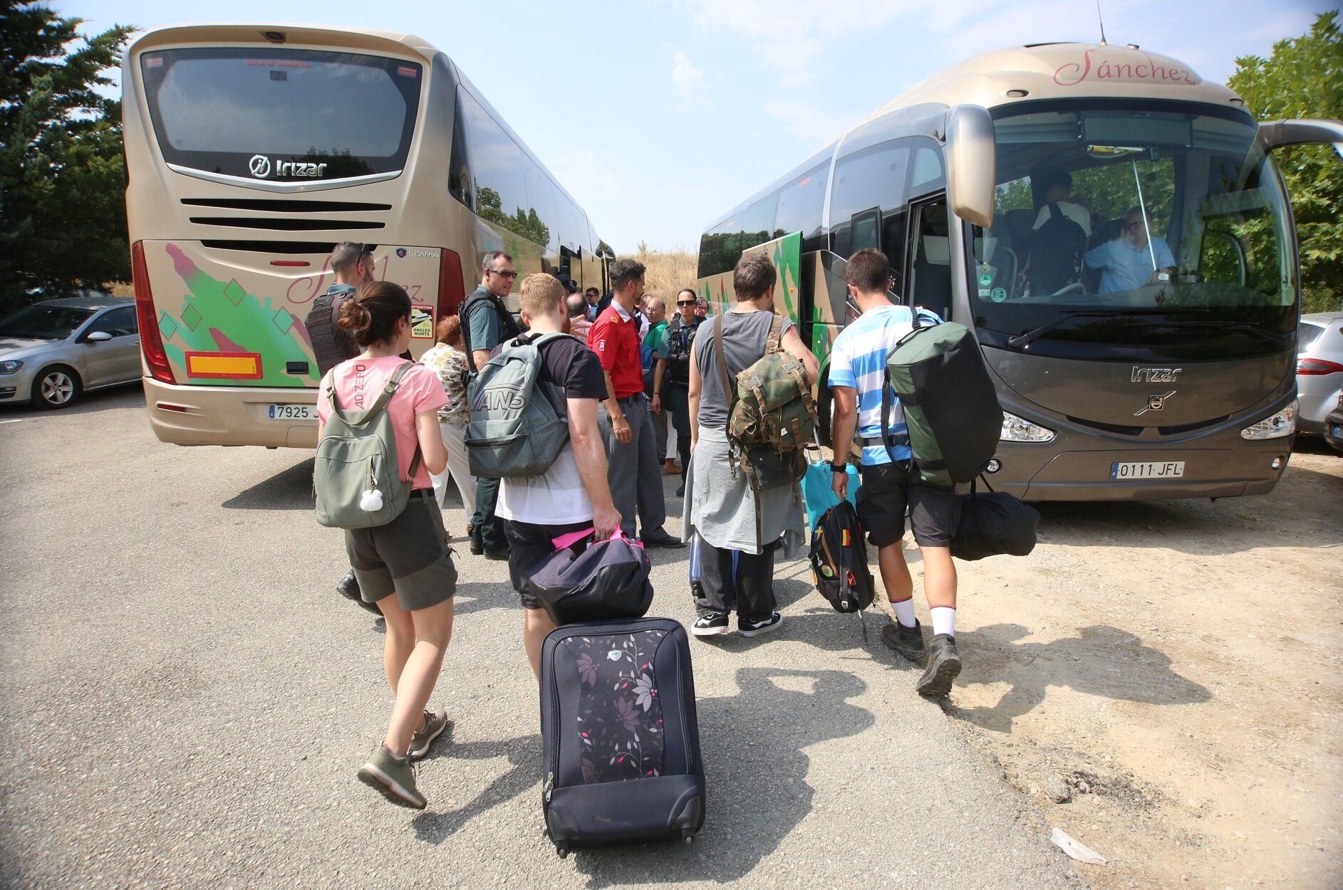 Los 180 viajeros del tren averiado, evacuados a Olite desde las piscinas de Pueyo