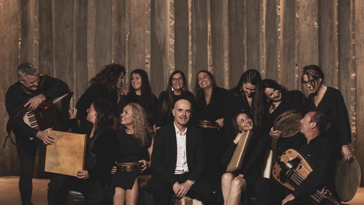 Xabier Díaz &amp; Adufeiras de Salitre.