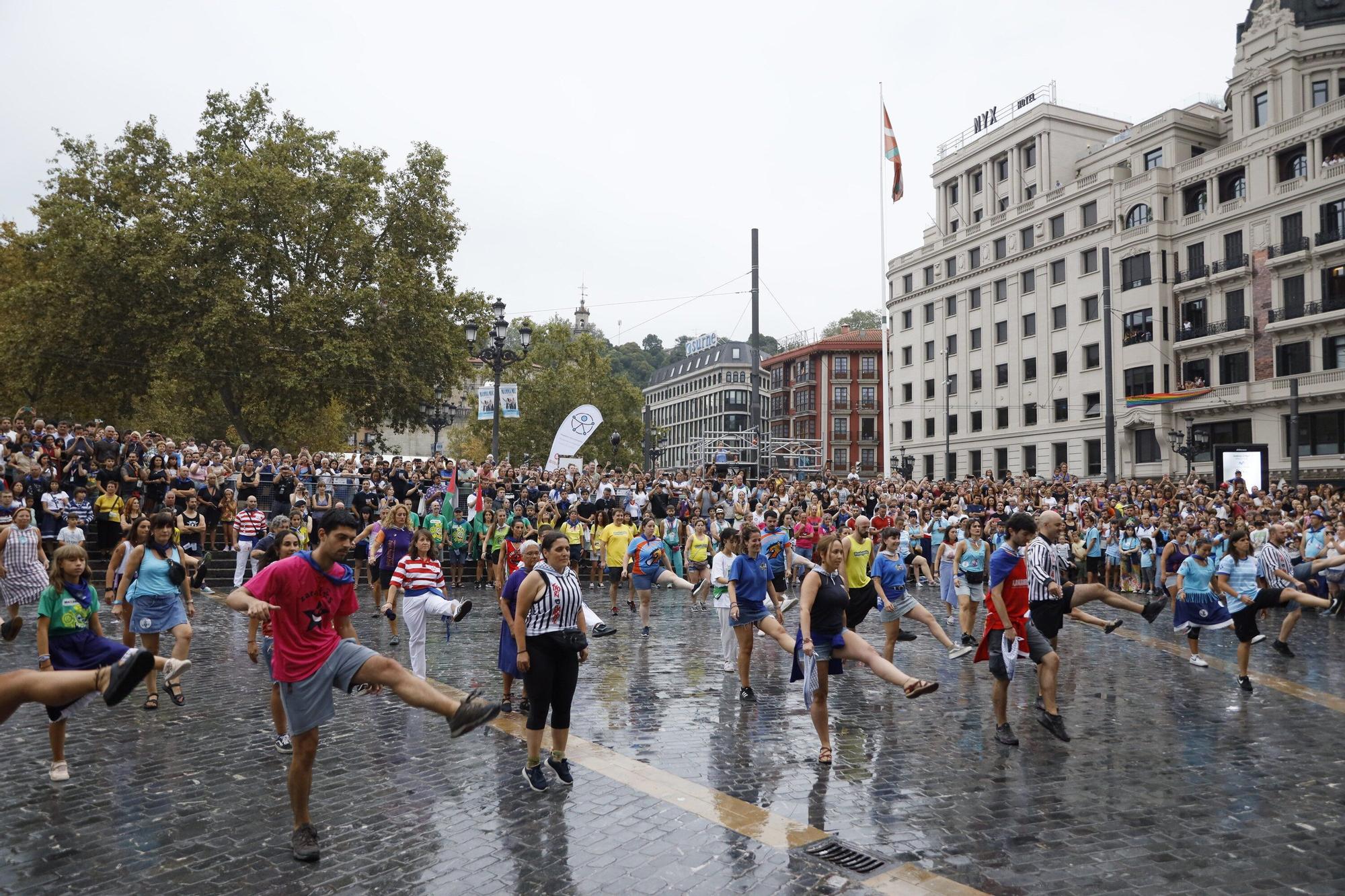 Bilbao está de fiesta: fotos del primer día de Aste Nagusia 2025