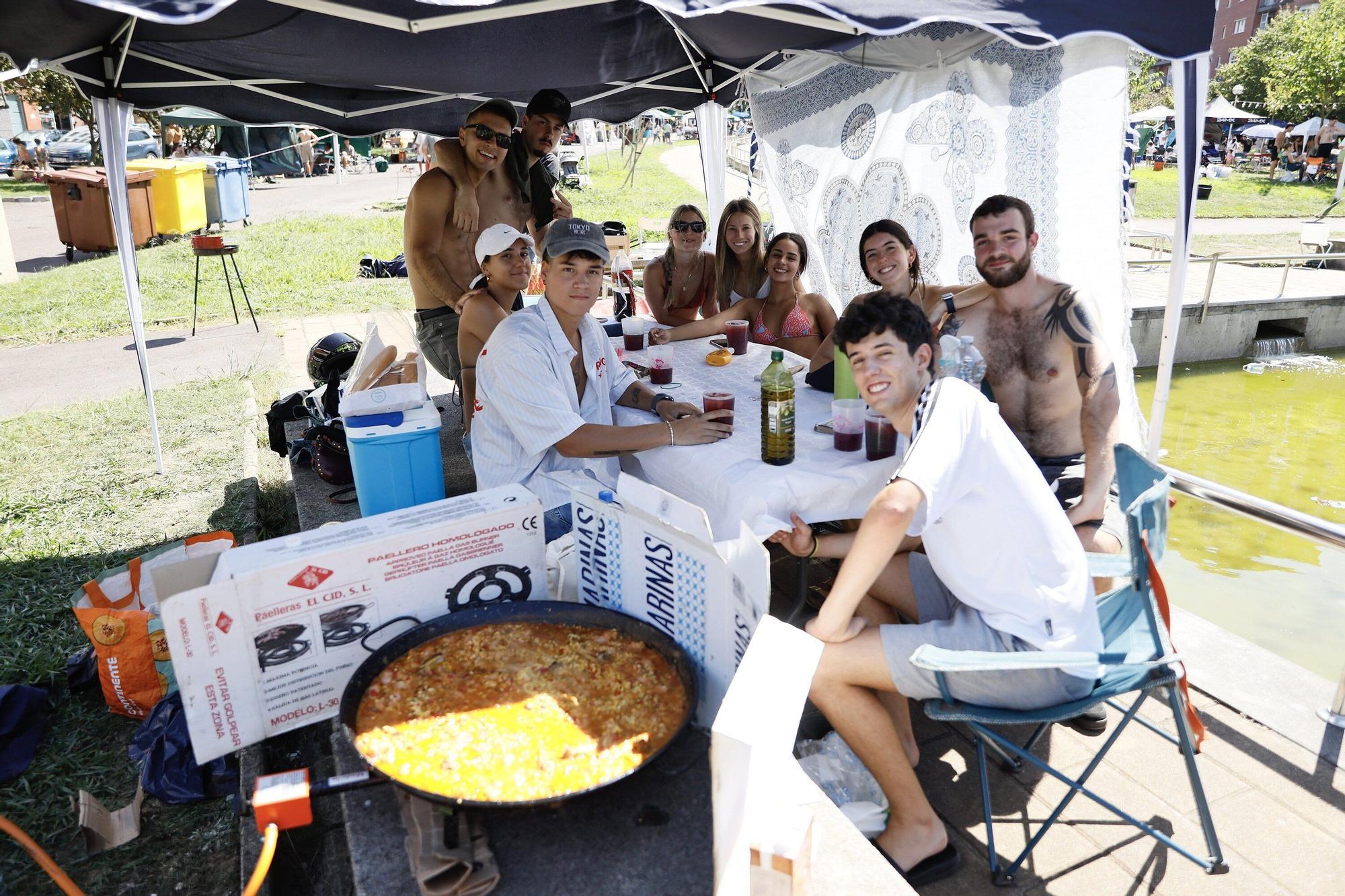 En imágenes: el calor no frena las paellas en Miribilla