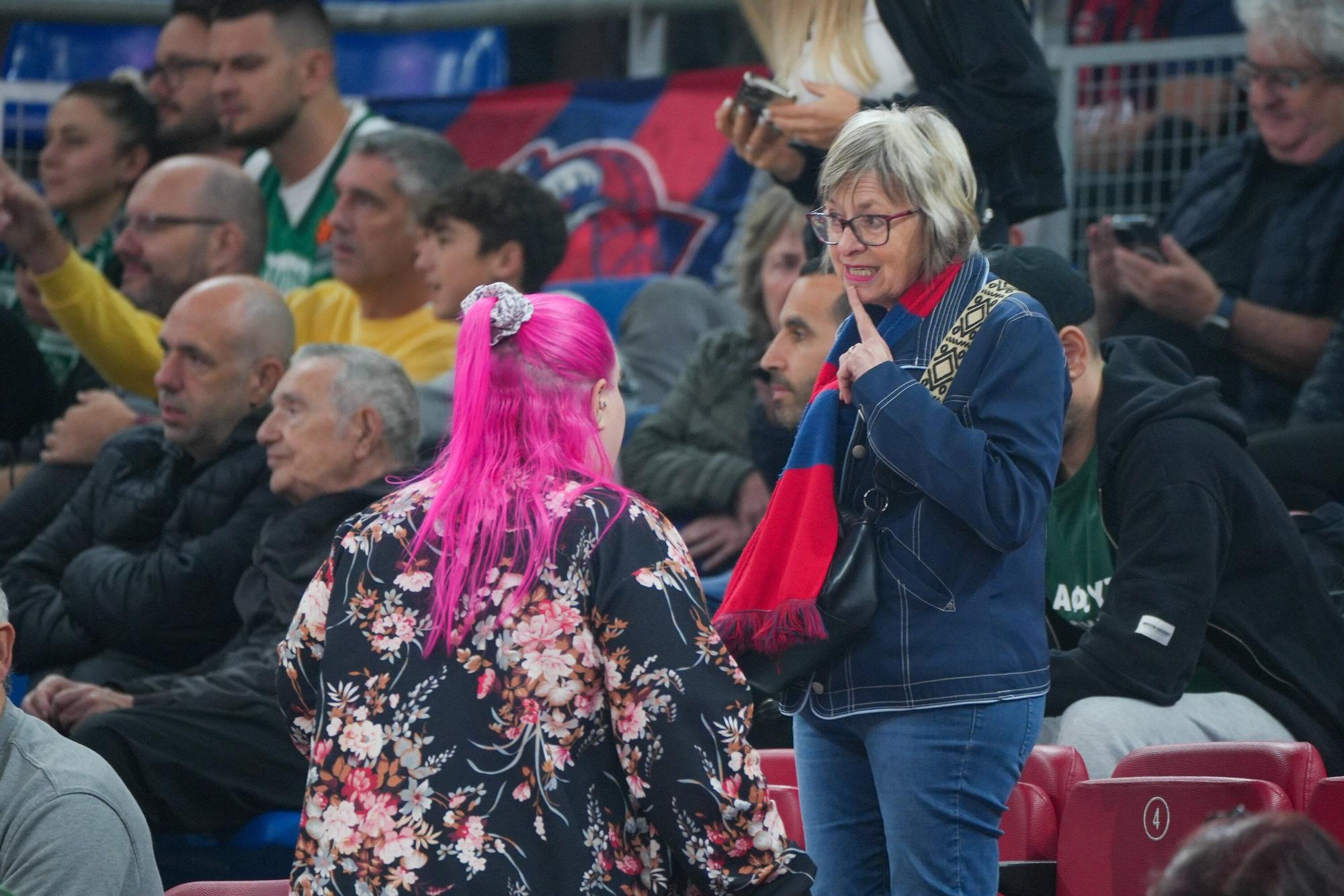 En imágenes: Ambientazo en el Baskonia-Panathinaikos (¡Búscate en las fotos!)