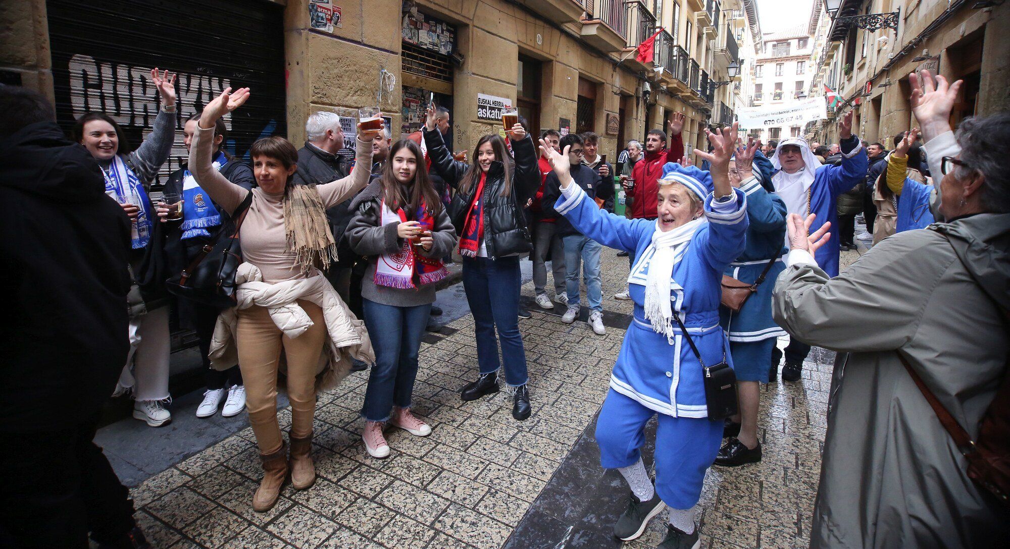 Carnaval rojillo en Donosti