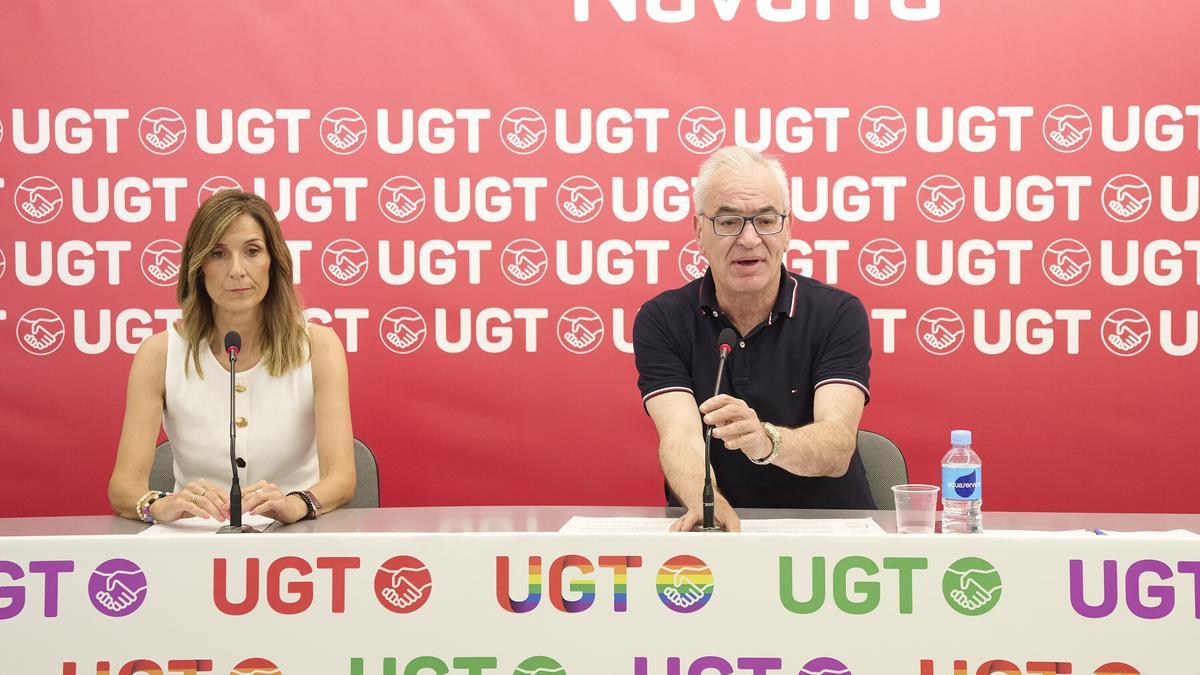 Lorenzo Ríos y Eva Azanza presentan el estudio &#039;Estado del arte de la IA en Navarra: barreras e impulsores para su desarrollo en la Comunidad Foral&#039;.