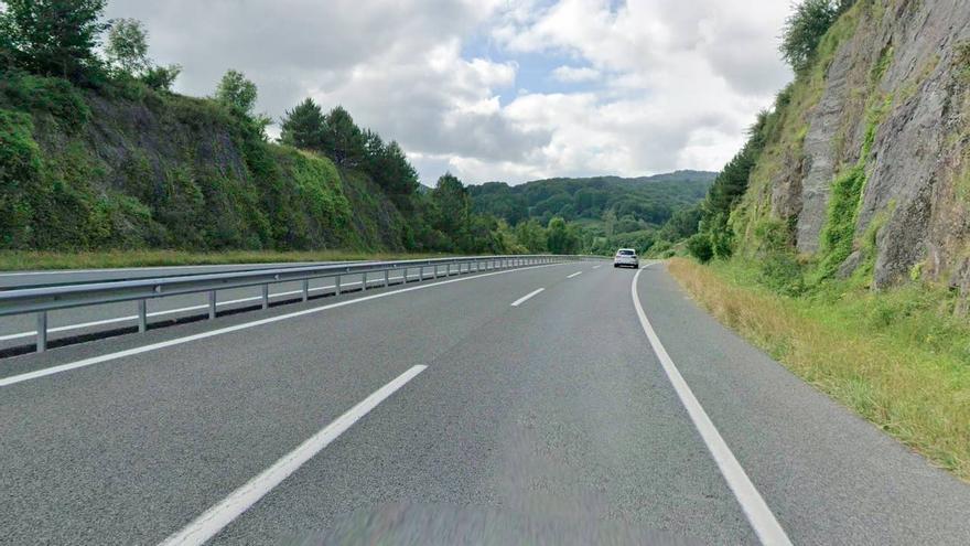 Un herido en un accidente con vuelco en la A-15 a la altura de Lekunberri