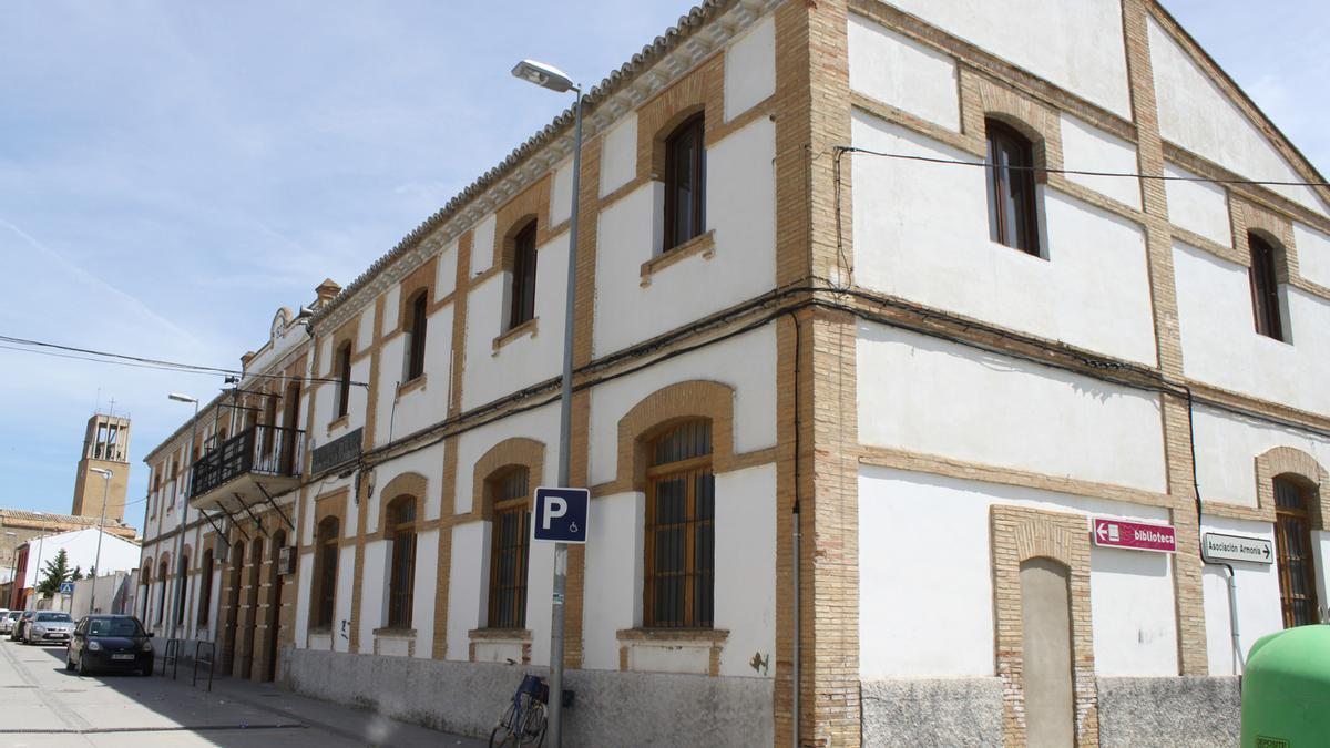 Escuelas viejas de Buñuel.