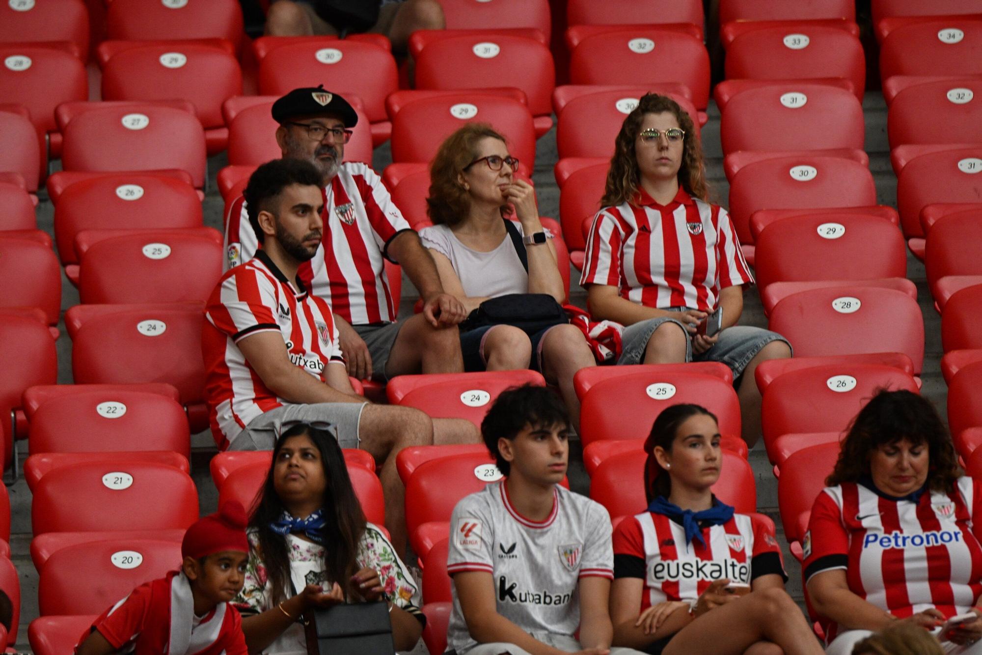 En imágenes: ¿Has estado en San Mamés viendo el Athletic-Sevilla? Búscate en nuestra galería