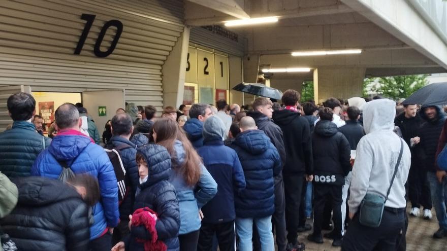 Mil personas con problemas para acceder a El Sadar por un problema con los tornos de la Liga
