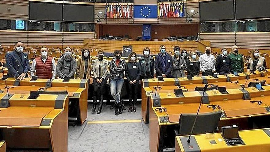 María Chivite, ayer, con la delegación del PSN en la Eurocámara.