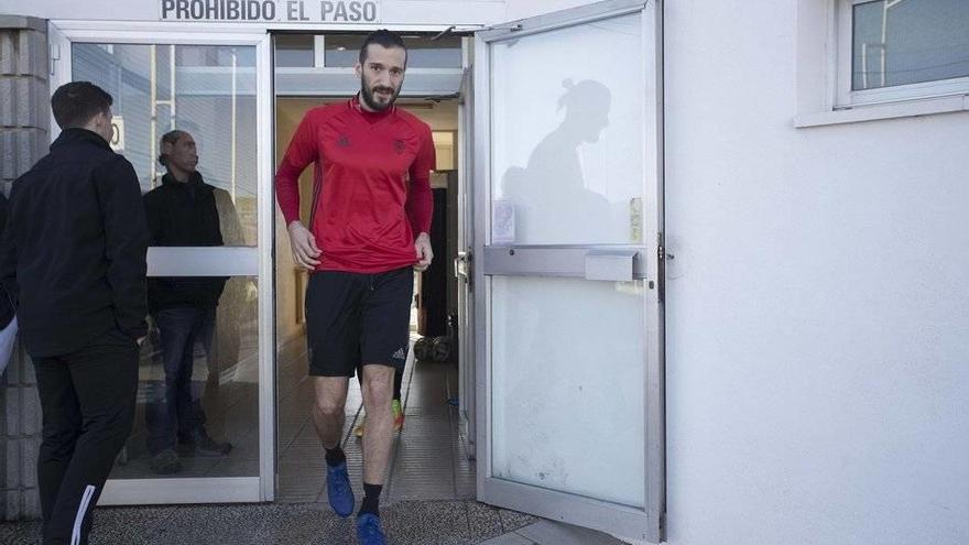 Vujadinovic se mezcla con el grupo