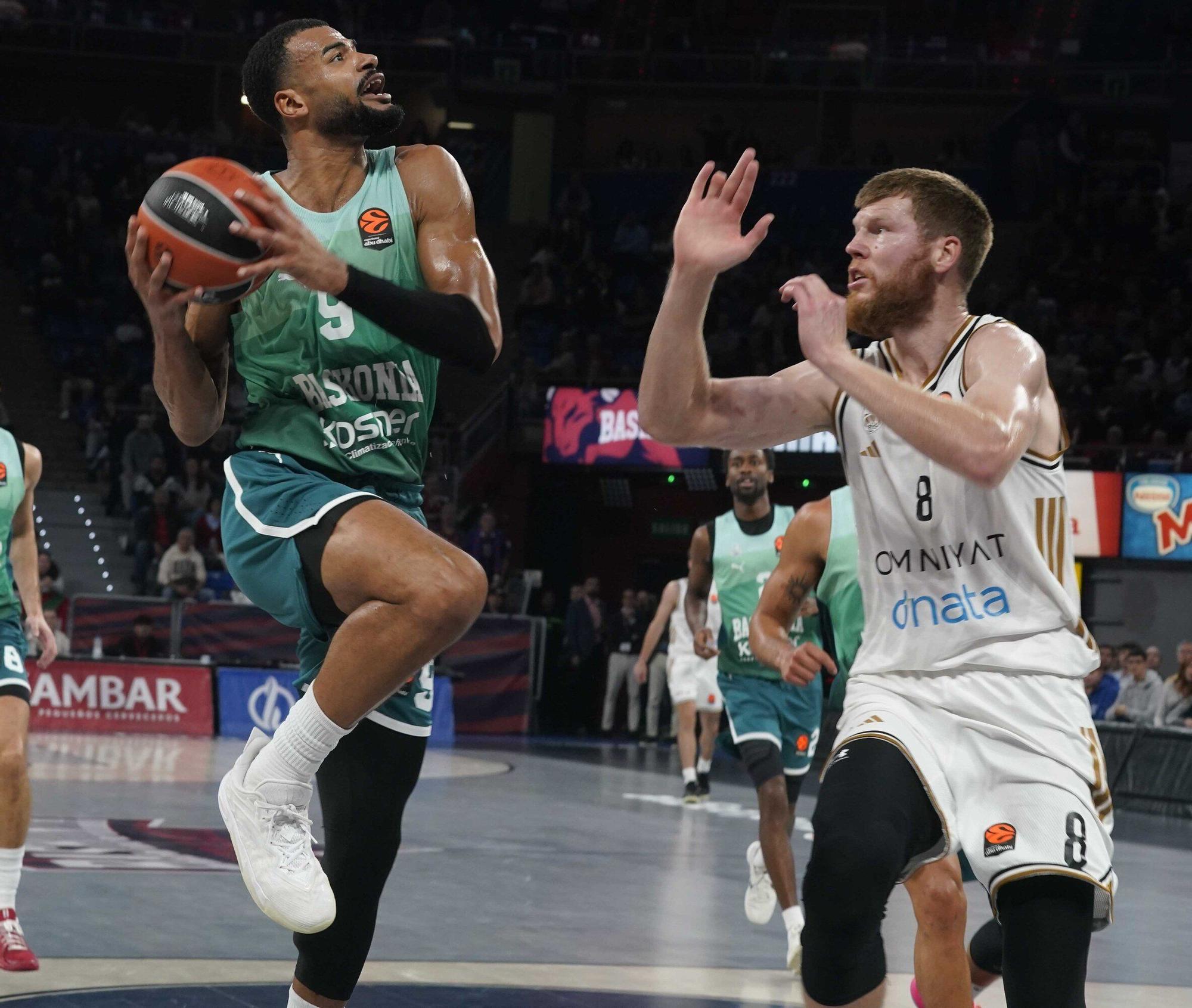 Todas las imágenes del Baskonia - Dubái (92-85)