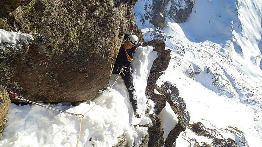 Por el paso  de la cueva