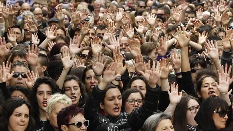Miles de mujeres relatan en Twitter sus agresiones sexuales