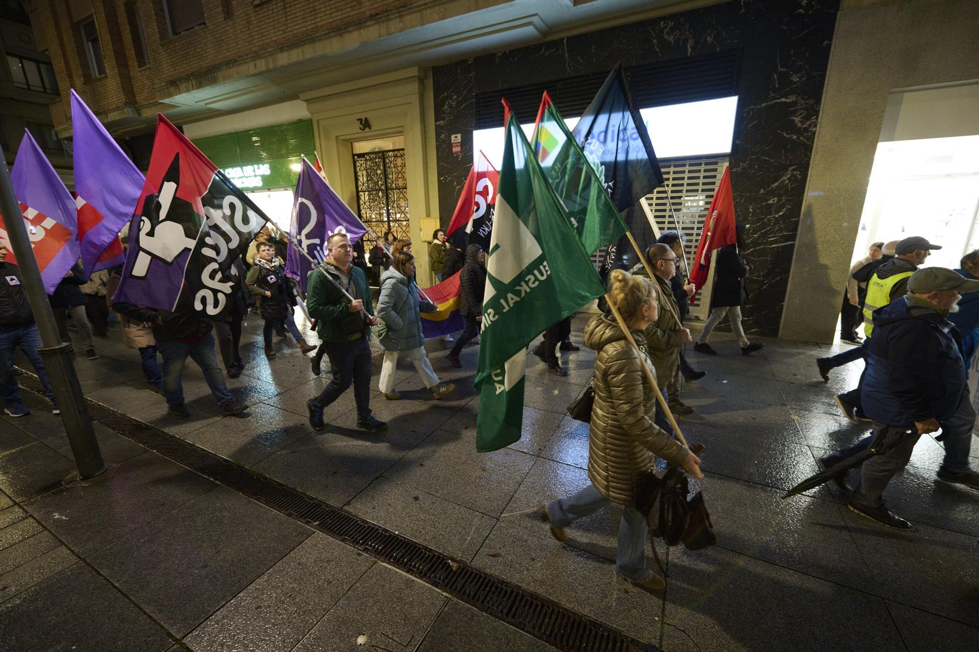Manifestación de las asociaciones memorialistas para pedir el derribo del Monumento