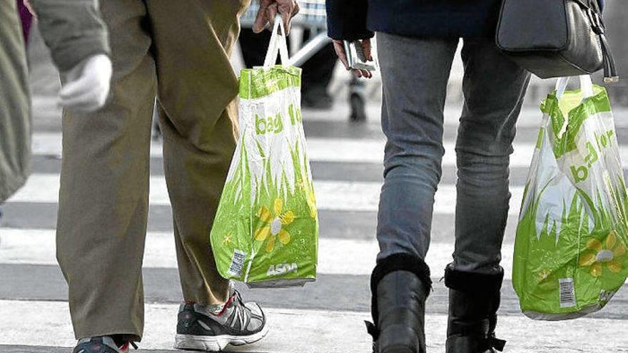 Desde hoy, entre 5 y 10 céntimos por bolsa de plástico
