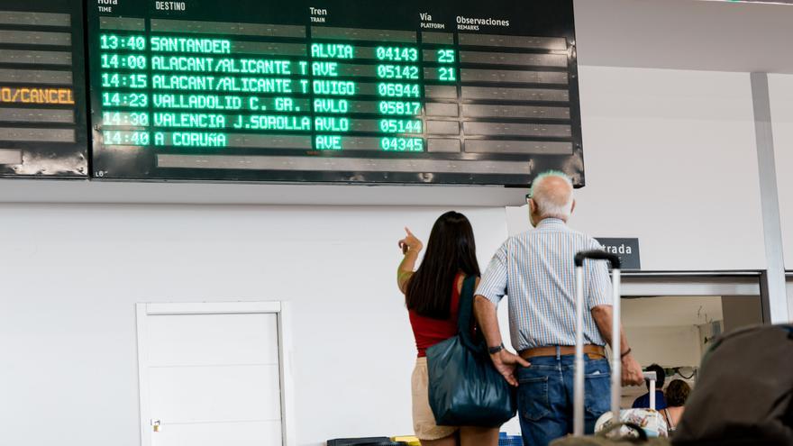 Los trenes de alta velocidad entre Madrid y Galicia se reanudarán a las 17.00 horas de este miércoles con plazas adicionales