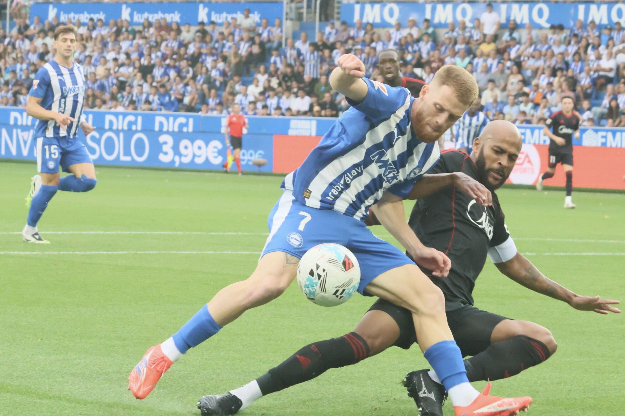 En imágenes: El Alavés cae en Mendizorroza ante el Sevilla