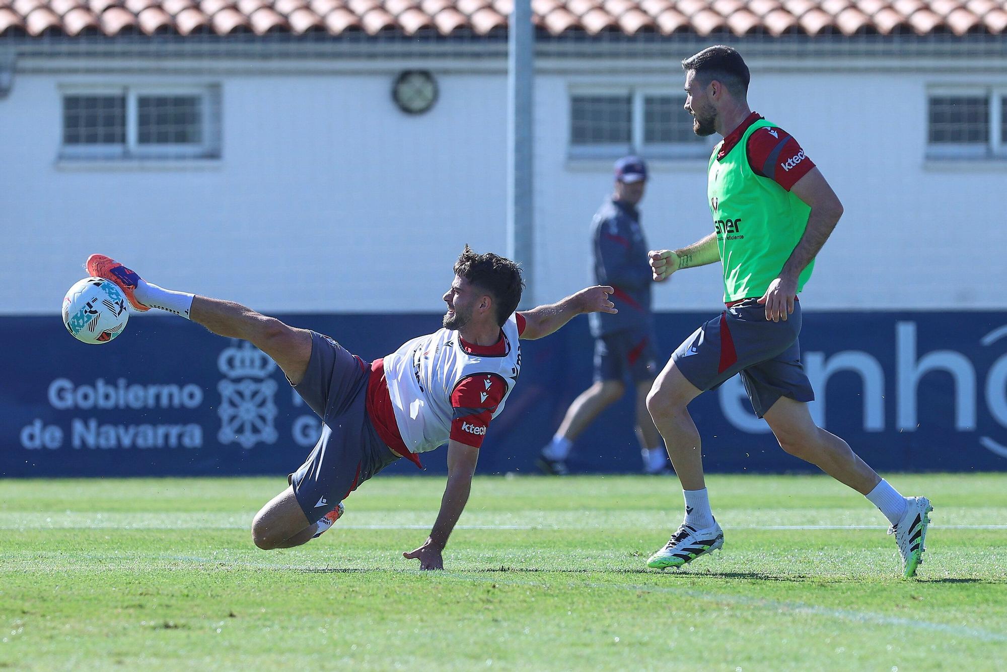 Fotos del entrenamiento de Osasuna (martes 7 de octubre de 2025)