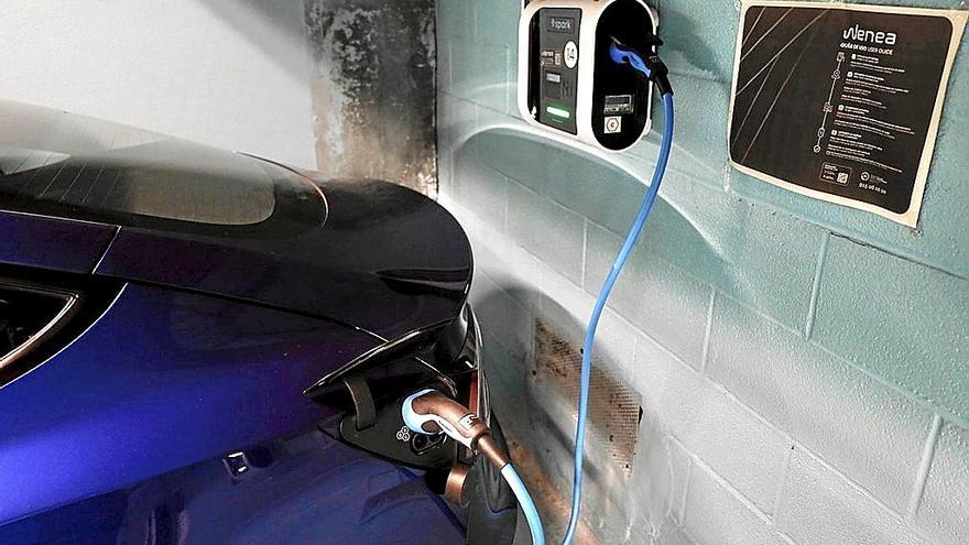 Tres de cada 4 coches vendidos en Bizkaia usan carburantes alternativos