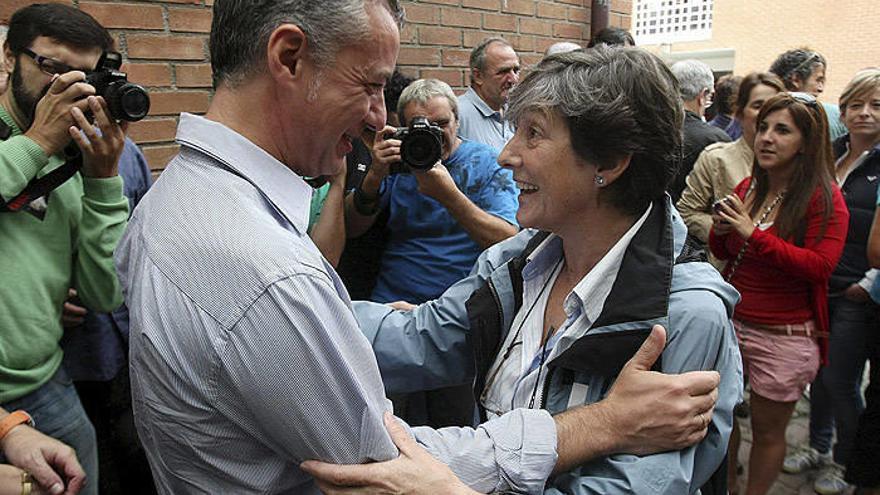 Los líderes de PNV y de Bildu, Urkullu y Mintegi, durante un acto en la campaña electoral.