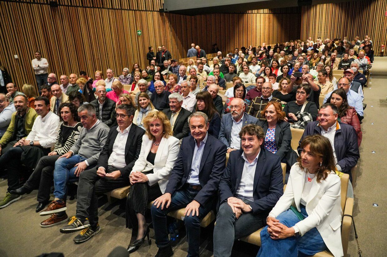 En imágenes: arranca la campaña en Vitoria