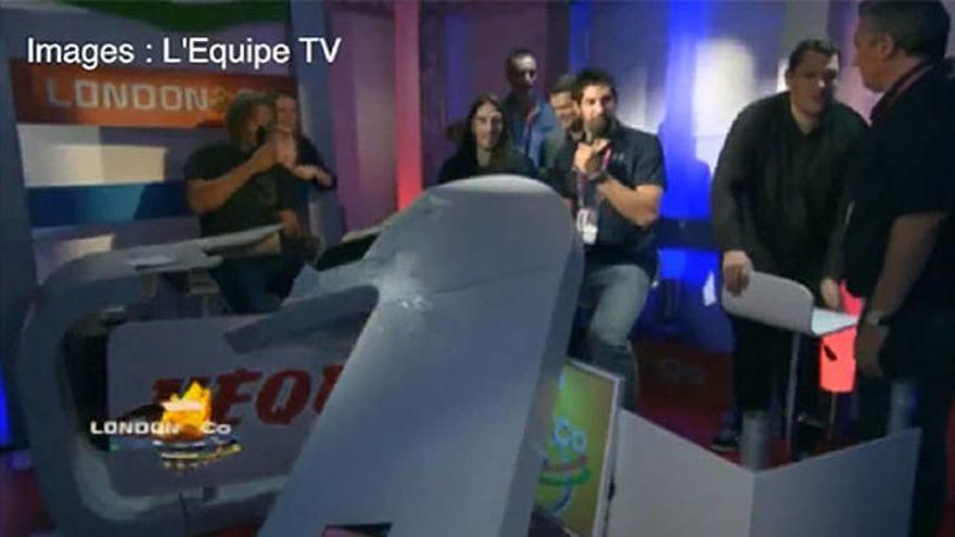 La selección francesa de balonmano celebra su oro olímpico destrozando un plató