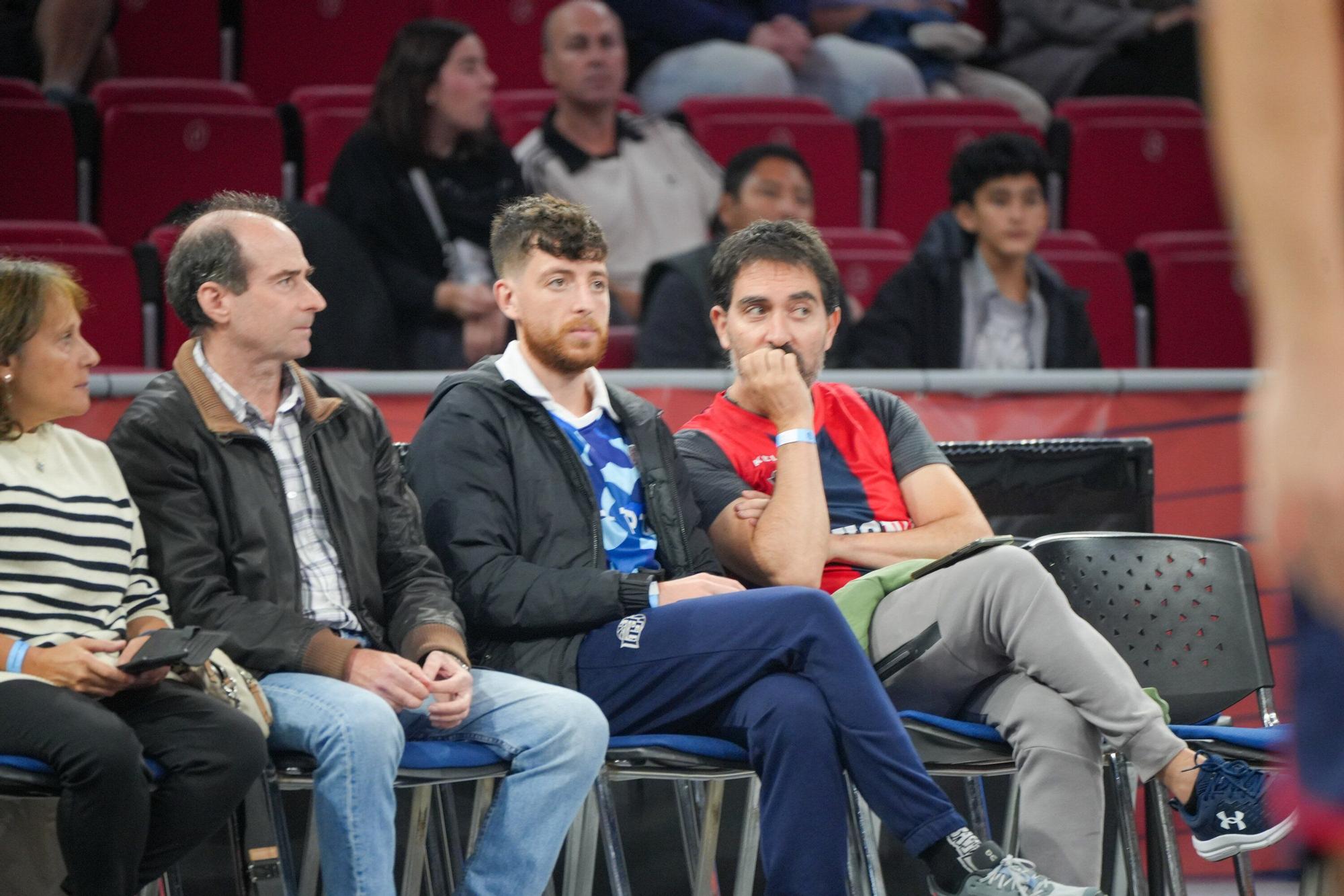 En imágenes: Ambientazo en el Baskonia - Olympiacos (¡Búscate en las fotos!)