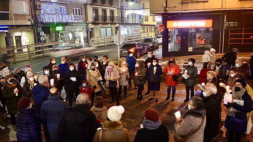 Un desfile de luz, música e ilusión en San Adrián