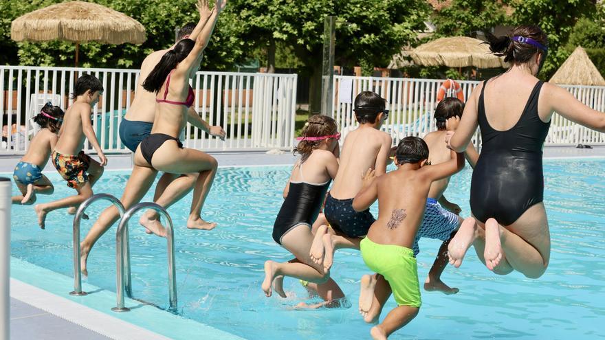 En imágenes: Los alaveses hacen frente al calor en Vitoria y Nanclares
