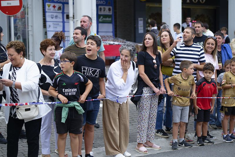 Castellers, gigantes y carrera popular en las Agorreko Santikutzak de Legazpi