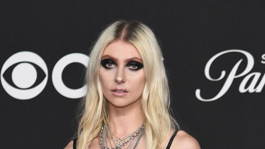 La cantante Taylor Momsen, telonera de AC/DC, hospitalizada por la picadura de una araña venenosa
