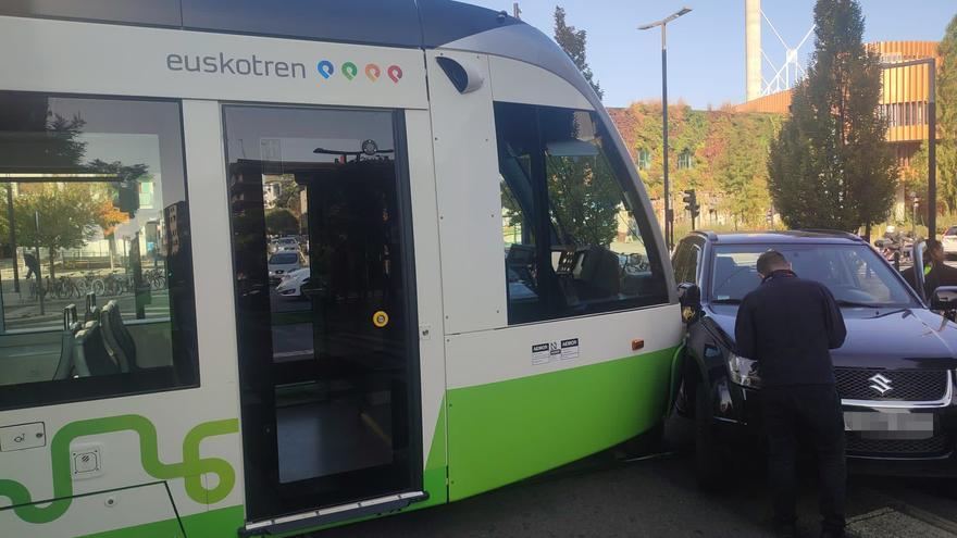 Nuevo accidente del tranvía en la Avenida de Gasteiz