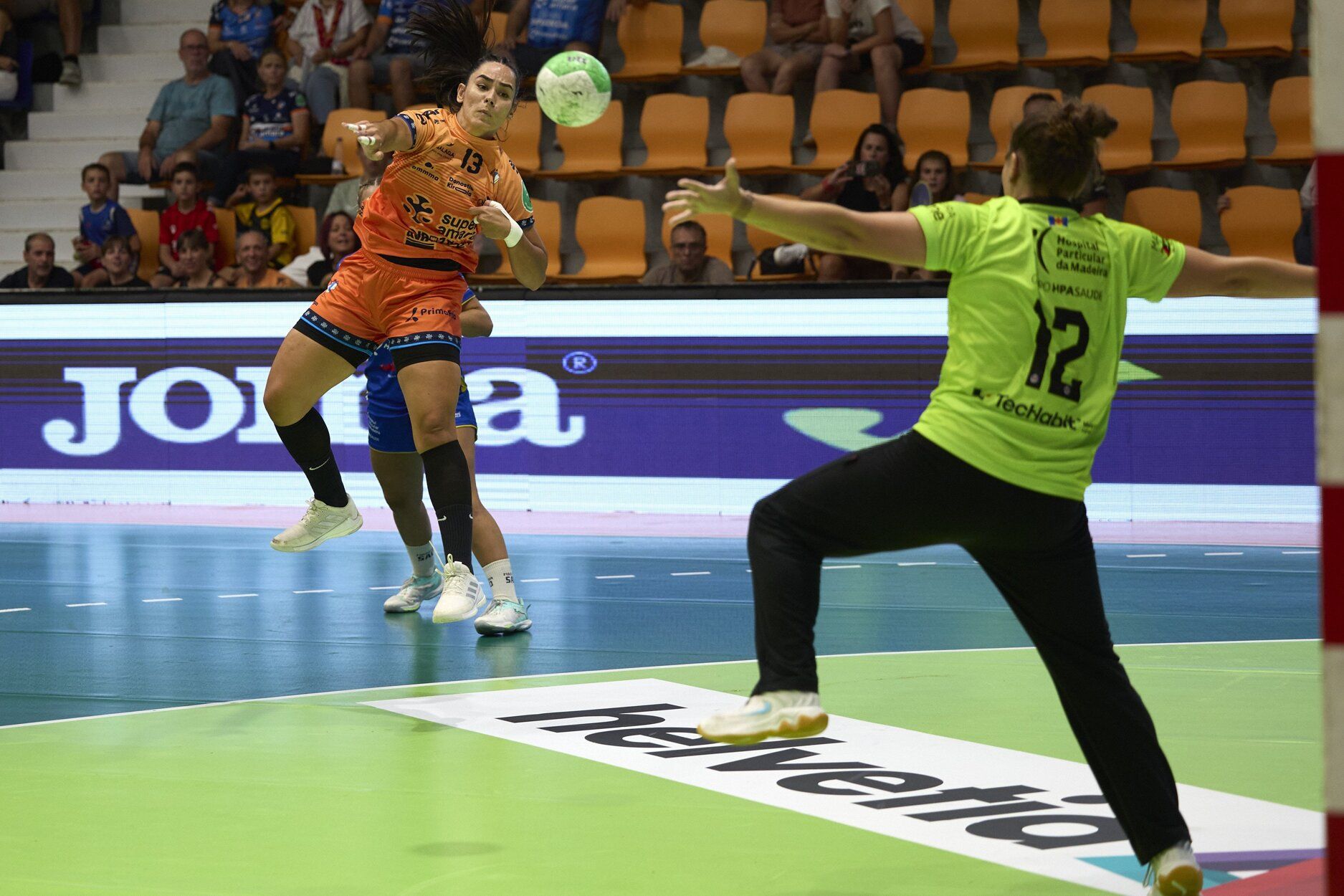 Fotos de las semifinales de la Supercopa Ibérica de balonmano en Anaitasuna