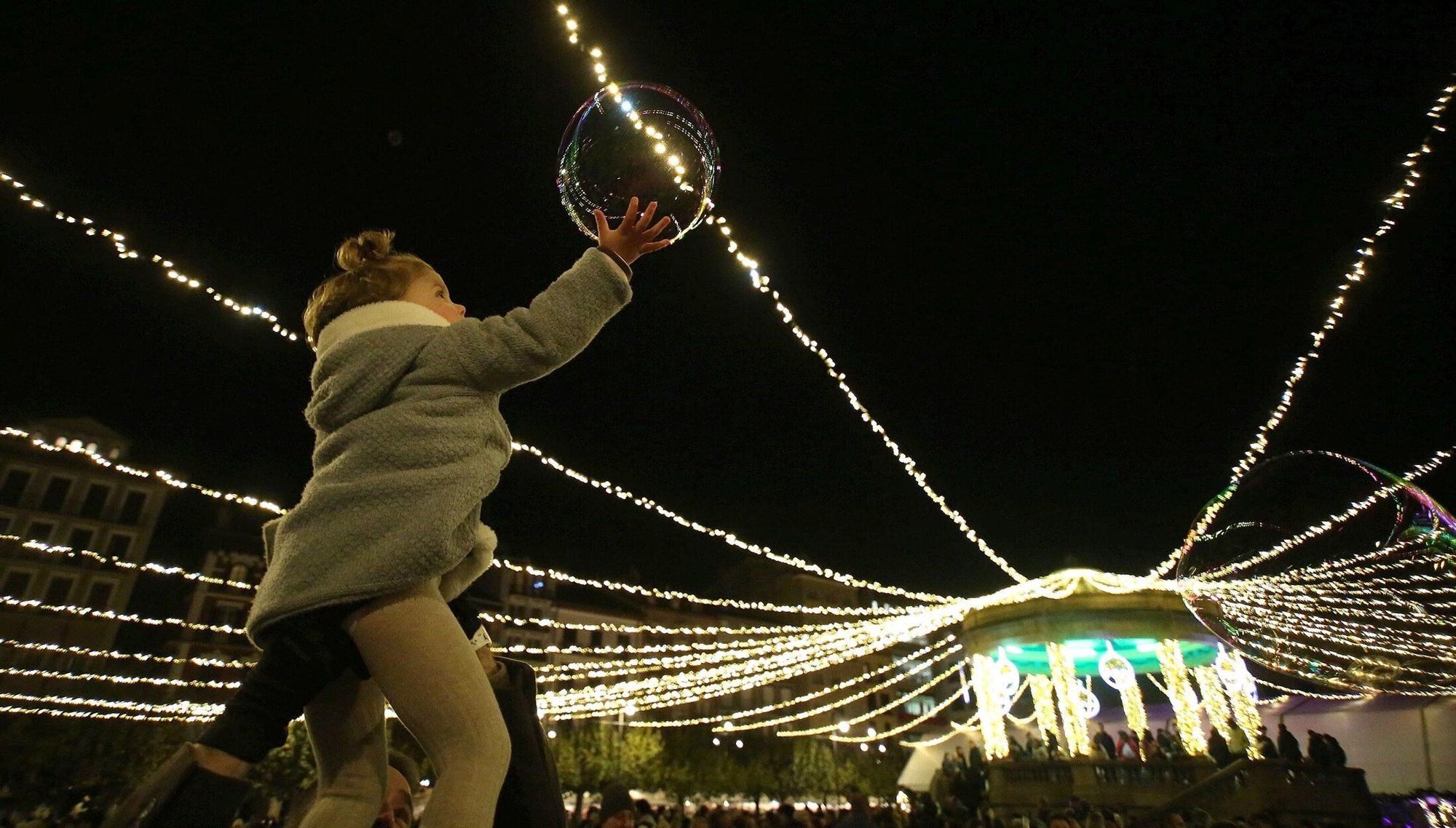Imagenes del encendido de luces de navidad en Pamplona