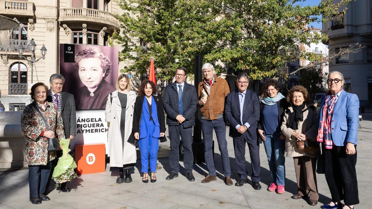 Ángela Figuerari egindako omenaldia. Ángela Figuerari egindako omenaldia.