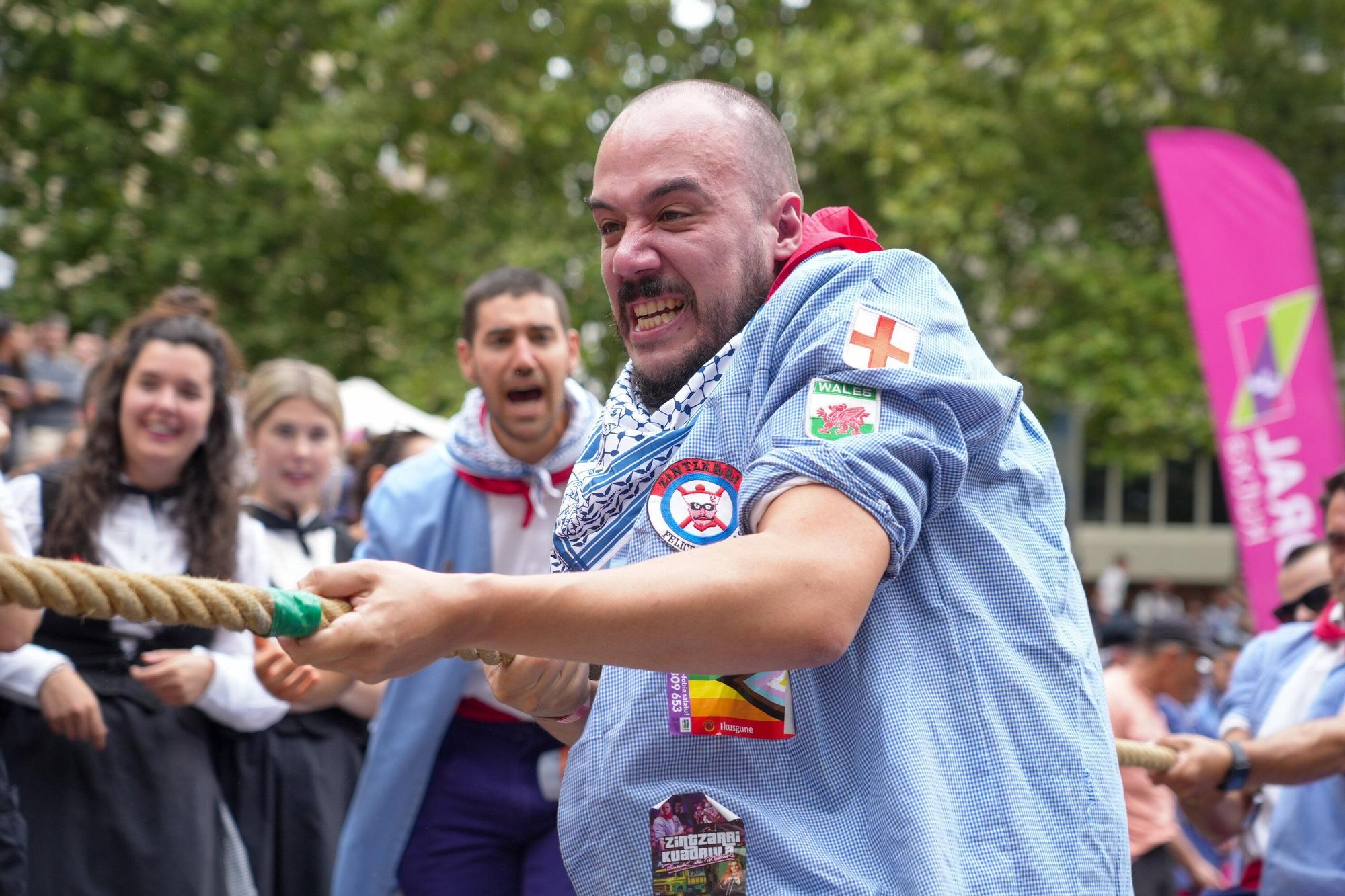 En imágenes: Blusas y neskas triunfan en los herri kirolak