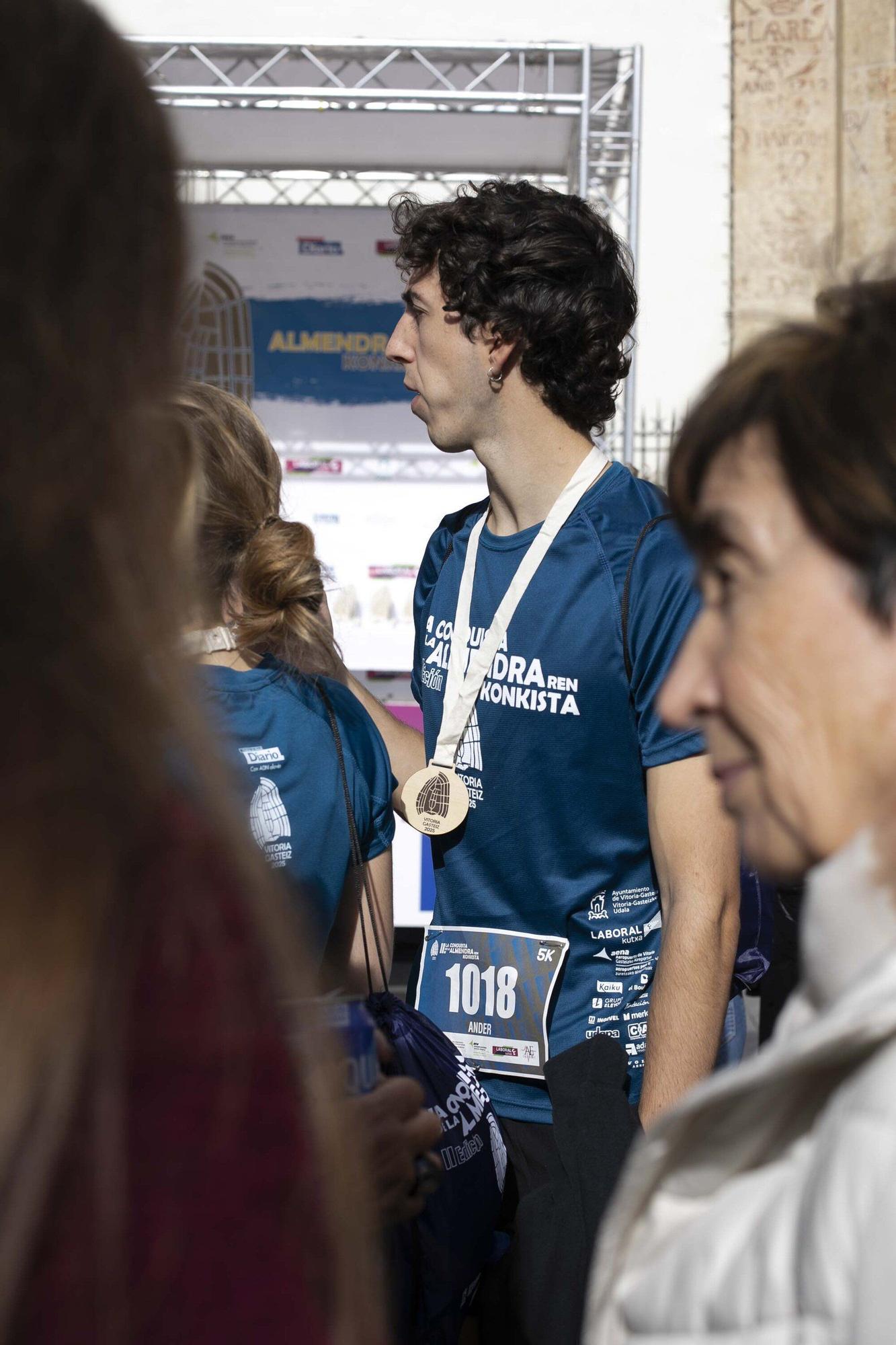 En imágenes: Buen tiempo y buen ambiente en la Conquista de la Almendra (¡Búscate en las fotos!)