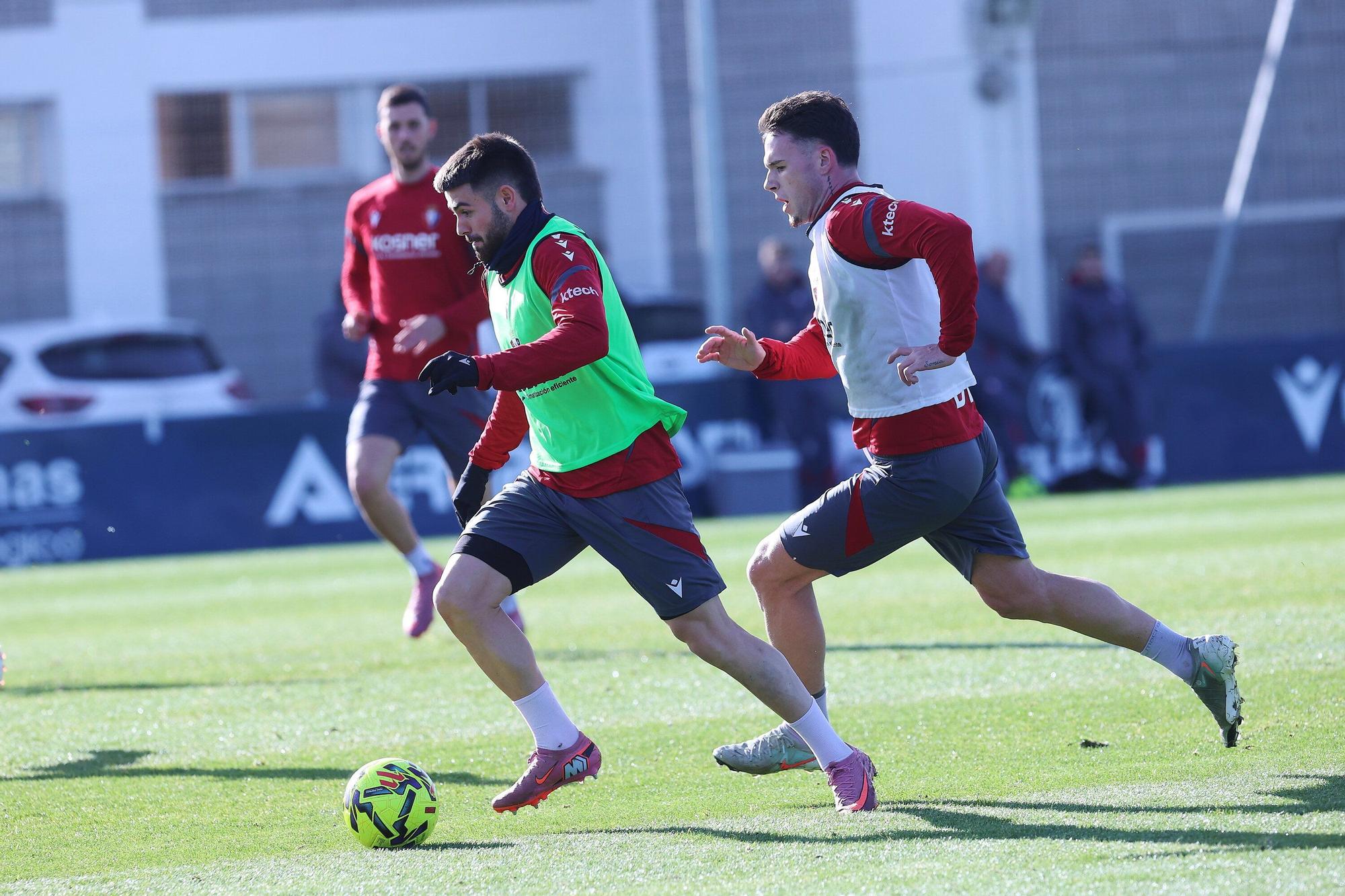 Fotos del entrenamiento de Osasuna y de la rueda de prensa de Lisci de este viernes 28 de noviembre