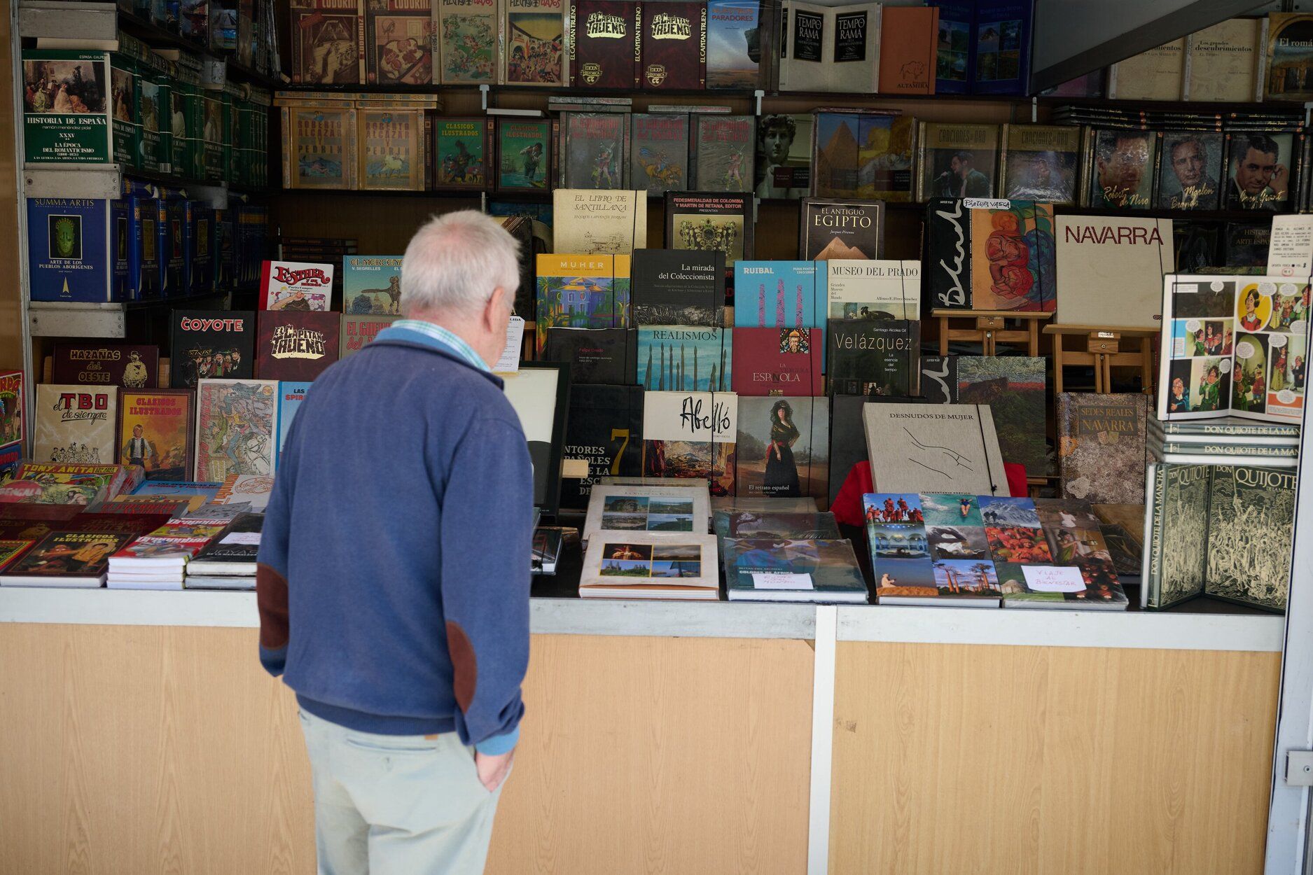 La historia de Navarra triunfa en la Feria del Libro Antiguo