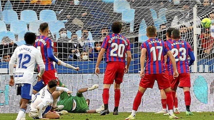 El Eibar frena en Zaragoza