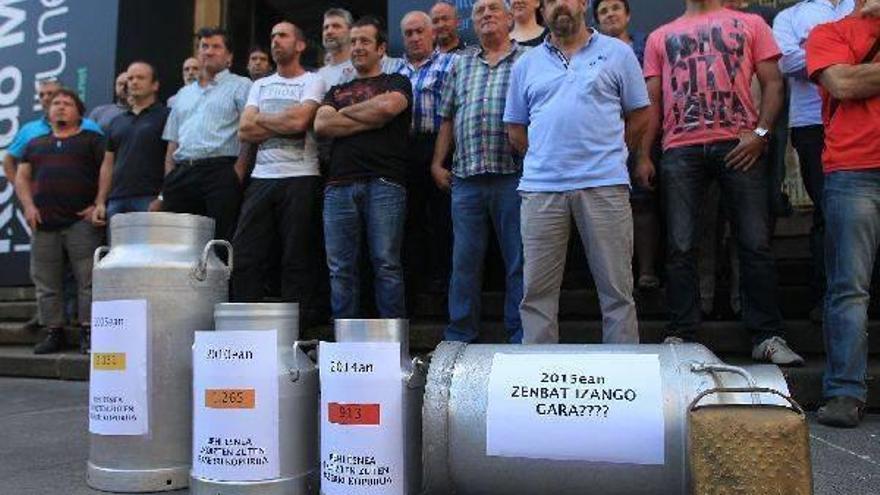 Las explotaciones lácteas en Gipuzkoa se han reducido un 75% en tres lustros