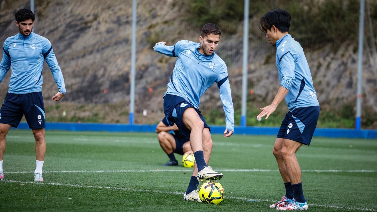 Guedes, Zakharyan y Kubo, en Zubieta.