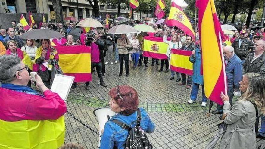 Defendamos la bandera... de España