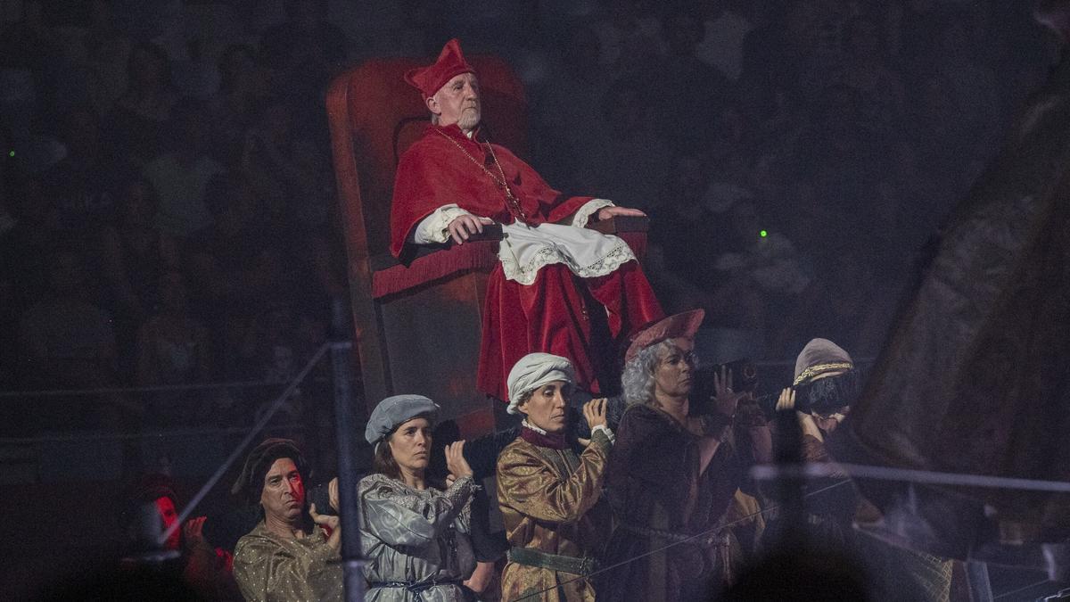 Un viaje al siglo XV en el que la Iglesia se abrió paso entre personajes mitológicos.