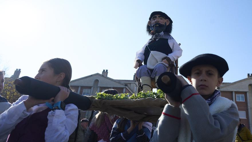 Fotos del Olentzero txiki de Zizur Mayor