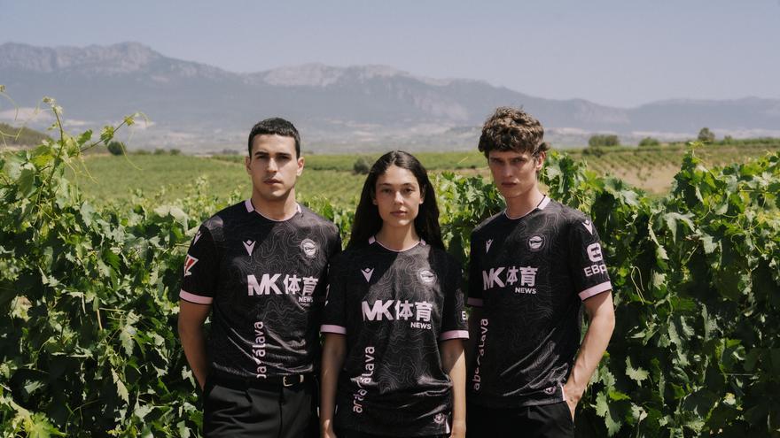 Negro y rosa para la segunda equipación del Alavés